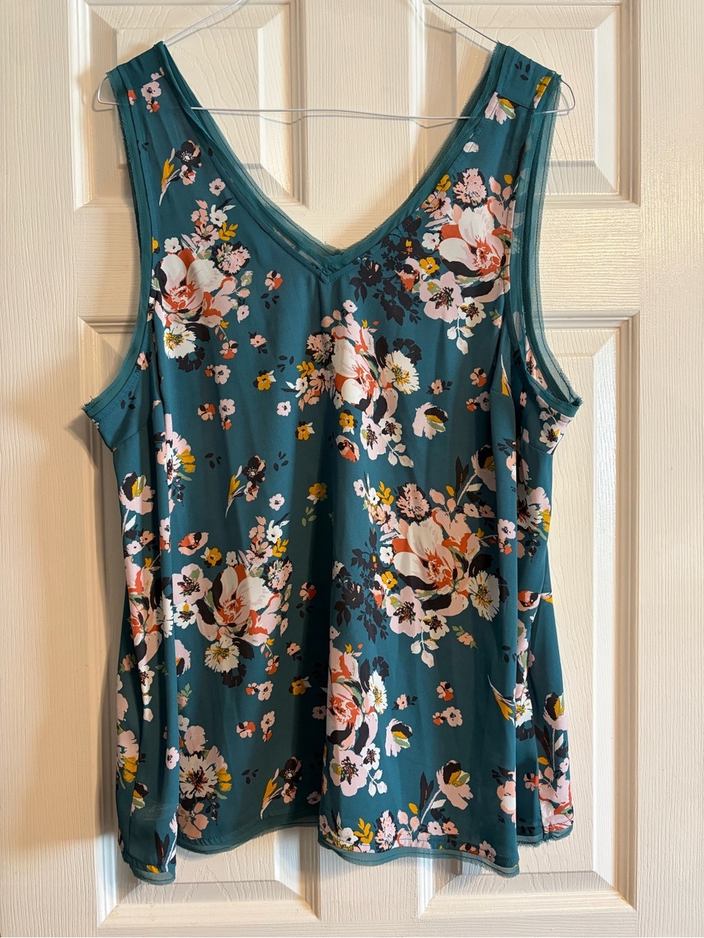 Torrid Georgette Raw Edge Tank Top Teal Floral V-Neck Sleeveless Blouse Size 2